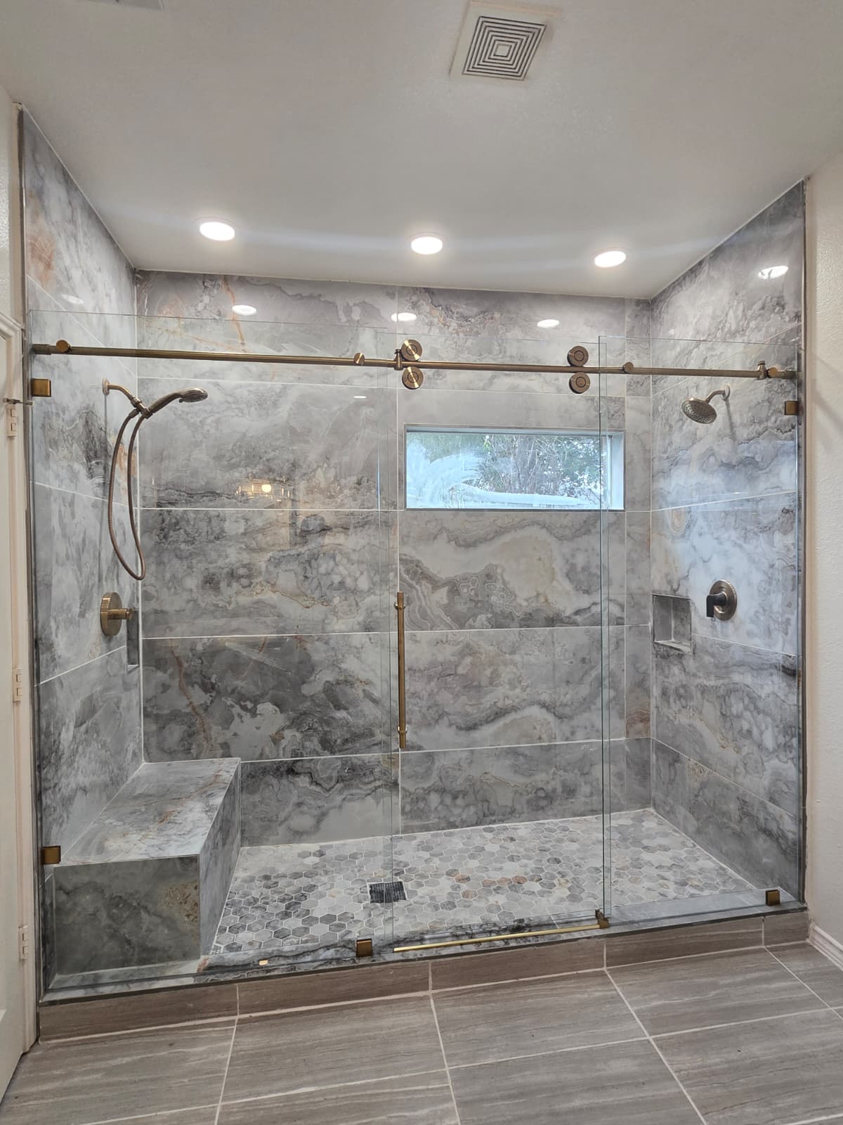 Semi-Frameless Shower